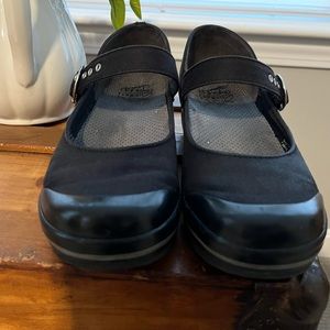 Dansko Black Mary Jane style size 7